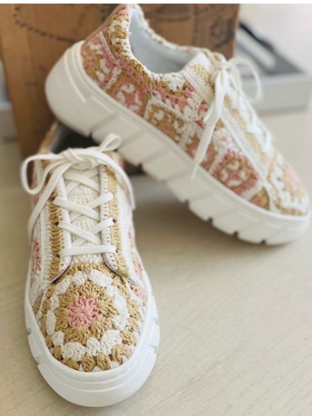 Free People Women’s catch me if you can Crochet Knit Platform Sneaker size 9